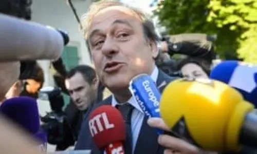 استجواب رئيس الاتحاد الأوروبي لكرة القدم السابق في تحقيق بشأن مونديال 2022 ونفيه ارتكاب أي مخالفات
