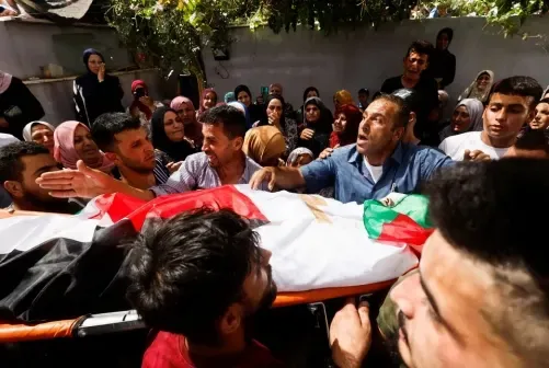 القوات الإسرائيلية تقتل فلسطينياً في اشتباكات بالضفة الغربية، وفقاً لمسعفين