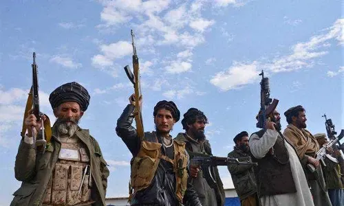 مفجرو طالبان يقتلون 19 شخصاً بينهم موظفون في الانتخابات الأفغانية