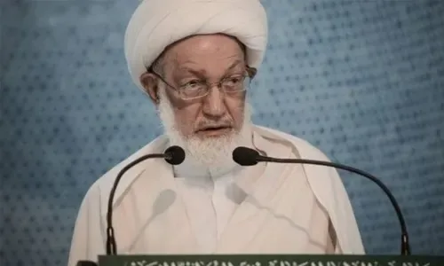Bahrain revokes citizenship of Isa Qassim