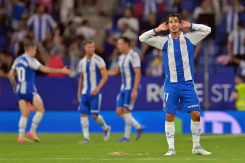 أتلتيكو يسقط أمام إسبانيول في افتتاح الدوري الإسباني