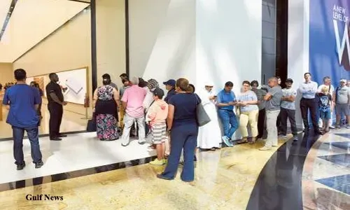 أبل تواجه نقصاً في هاتف آيفون SE سعة 64 جيجابايت في دبي