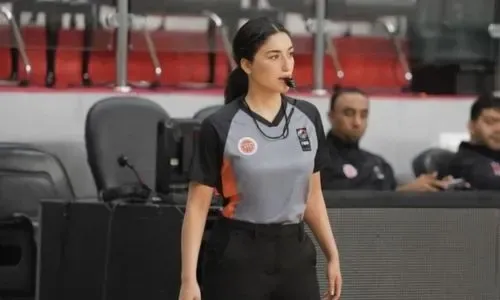 فاطمة المتوج تصبح أول حكمة بحرينية دولية في كرة السلة