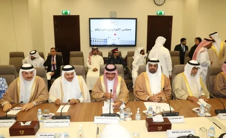 البحرين تتصدى لتفشي الفيروس رغم "العدوان البيولوجي" الإيراني