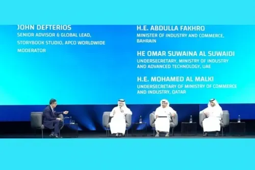 وزير الصناعة يشارك في منتدى "اصنع في الإمارات 2025"