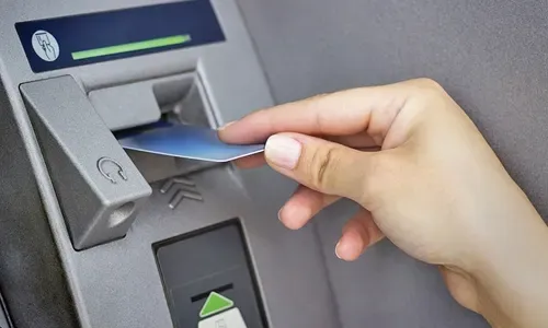 احتيال عبر أجهزة الصراف الآلي: آسيويون يقعون ضحية لعدم الإلمام بالتقنية