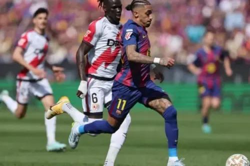 Flick happy Raphinha back for Barca with title in sight