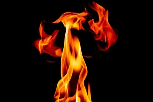 Mother, baby safely evacuated from house fire