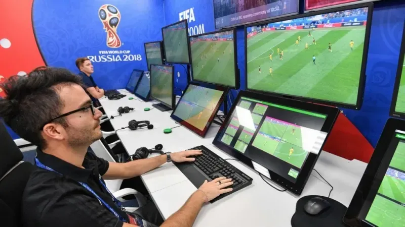 فيفا: تقنية حكم الفيديو المساعد (VAR) راجعت 335 حالة خلال دور المجموعات في كأس العالم