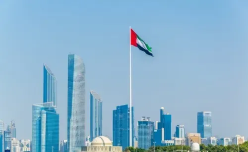 الإمارات تقرر استئناف إصدار أذونات الدخول إلى البلاد