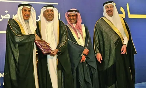 جائزة التميز في القيادة لصاحب السمو الملكي رئيس الوزراء