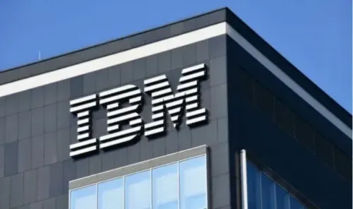 آي بي إم (IBM) تستغني عن 8000 موظف وتوسع قوتها العاملة في مجال الذكاء الاصطناعي بهدوء