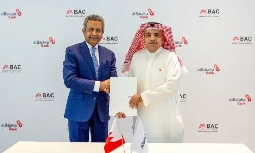 بنك البركة الإسلامي يوقع أول اتفاقية له مع شركة مطار البحرين