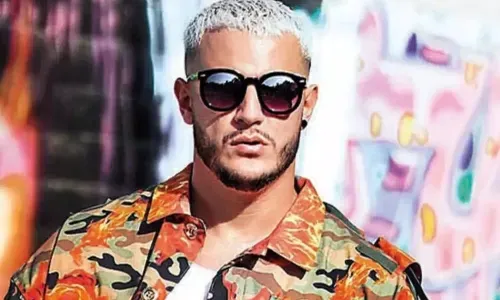 دي جي سنيك يحيي حفلاً مباشراً خلال عطلة نهاية الأسبوع لسباق الفورمولا 1 في البحرين