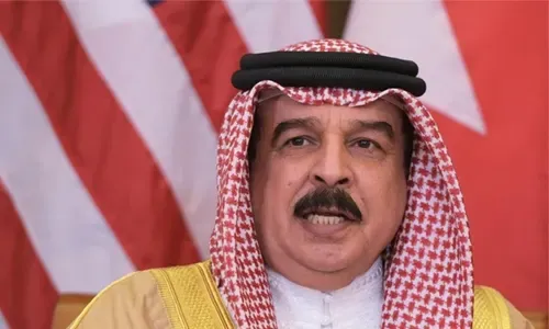 الملك يجري اتصالاً هاتفياً مع رئيس الوزراء البريطاني