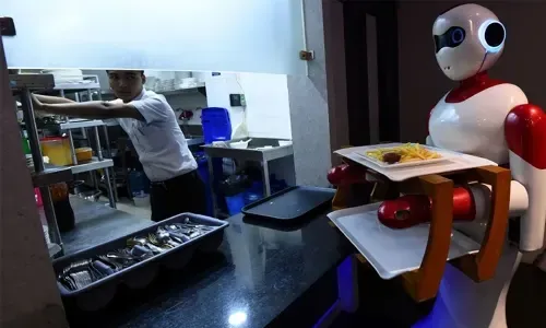 أول نادل آلي في نيبال جاهز لتلقي الطلبات
