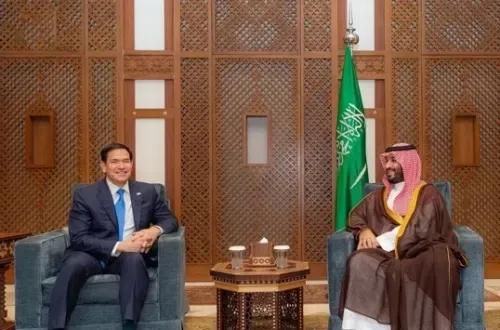 ولي العهد السعودي ووزير الخارجية الأمريكي يبحثان سبل التعاون