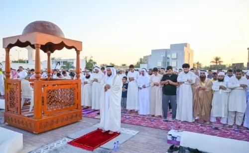 أداء صلاة عيد الفطر في جميع أنحاء مملكة البحرين