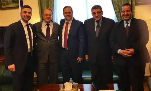 سفراء يلتقون بممثل الرئيس الروسي