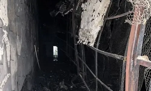 مقتل أربعة سجناء وإصابة 61 آخرين في حريق بسجن إيفين الإيراني