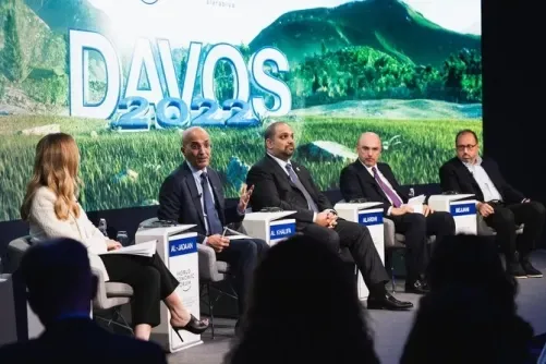 الشيخ سلمان: التعافي الاقتصادي في البحرين يسير على الطريق الصحيح