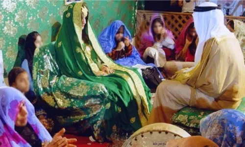 مسؤولون: إطلاق النار في حفلات الزفاف بالبحرين غير قانوني
