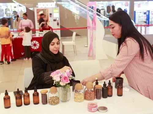 واحة مول الجفير يحتفل بـ "السبت الوردي" لرفع الوعي بسرطان الثدي