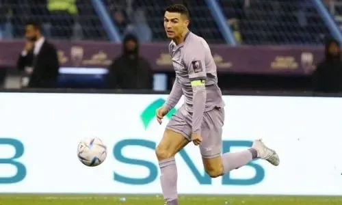 رونالدو يسجل هدفه الأول مع النصر وينتزع تعادلاً بنتيجة 2-2