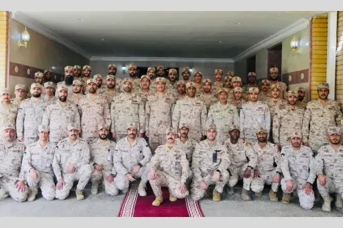 رئيس الأركان الكويتي يتفقد المواقع العسكرية خلال عيد الأضحى