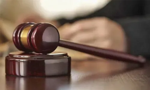 محكمة تغرم محامياً
