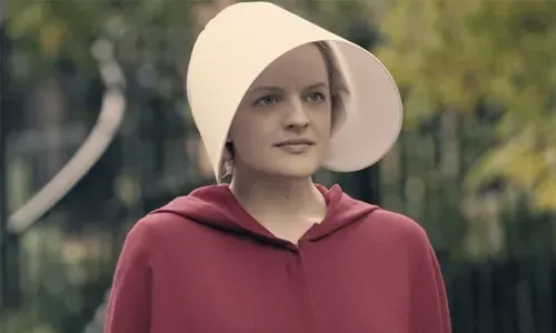 Moss wins actress Emmy for 'The Handmaid's Tale'