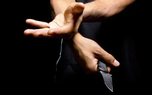 Restaurant worker robbed at knifepoint; suspect remanded