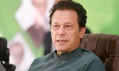 توجيه اتهامات لرئيس وزراء باكستان السابق عمران خان في قضية تسريب وثائق سرية
