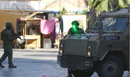 إسرائيل تفكك شبكة تابعة لحماس في الضفة الغربية وتعتقل 60 شخصاً